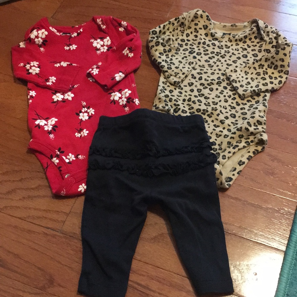 3 for 15! Carters 3M EUC 3 pc set